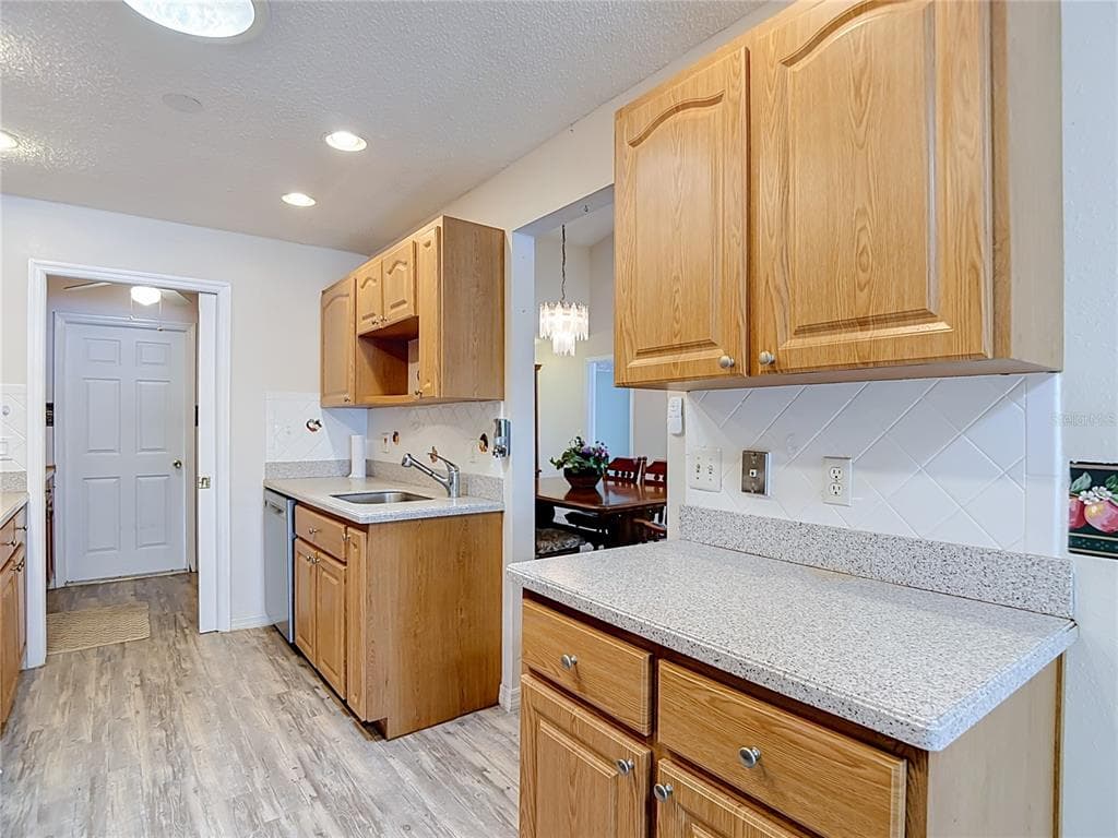 7406 HEATHER WALK DRIVE photo 22