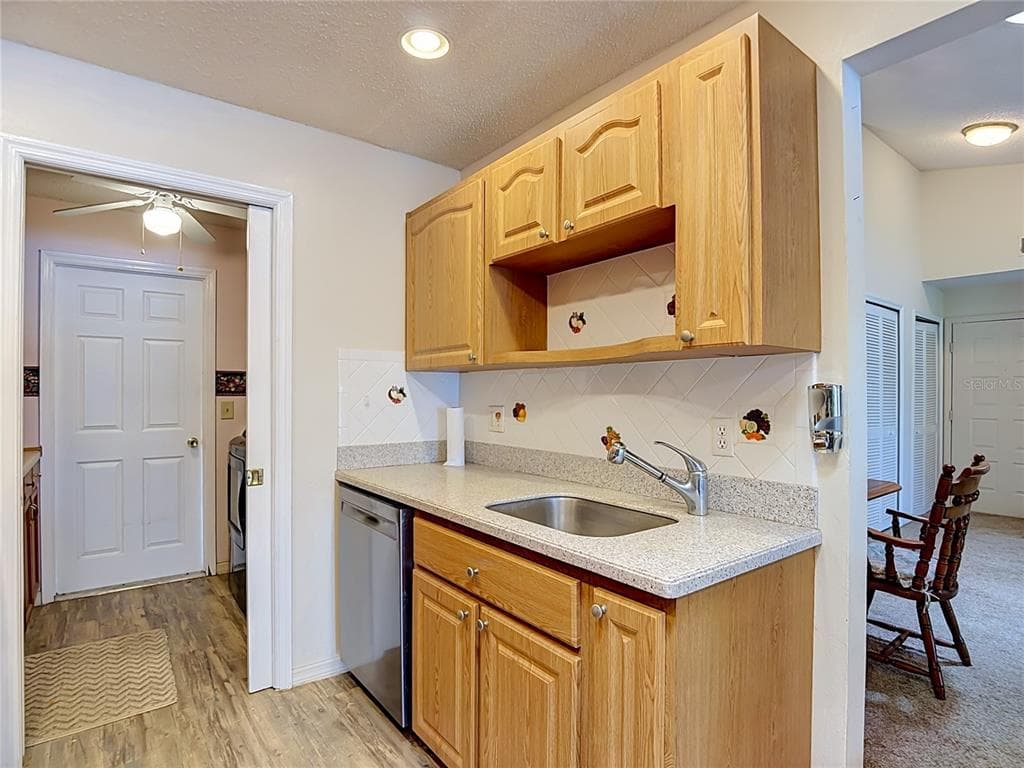 7406 HEATHER WALK DRIVE photo 24