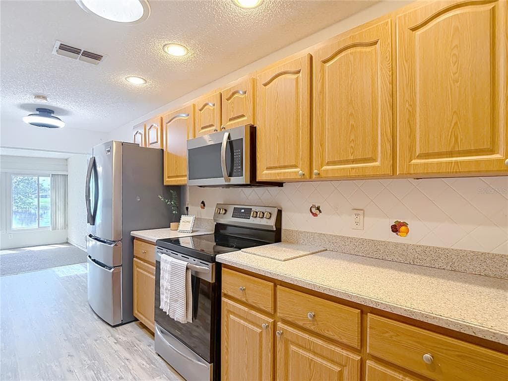 7406 HEATHER WALK DRIVE photo 18