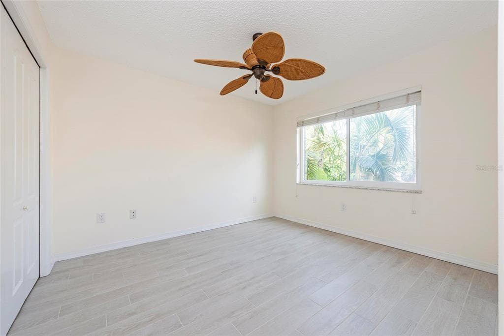 870 HUDSON AVENUE 870 photo 11