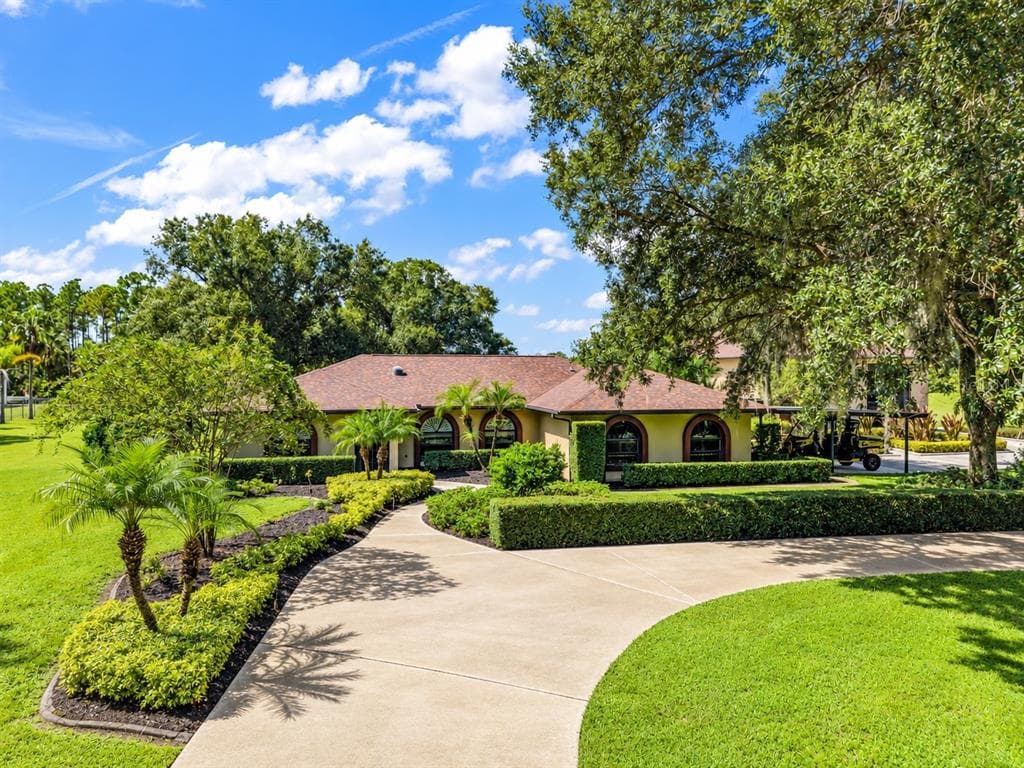 4225 ULMAN AVENUE photo 4