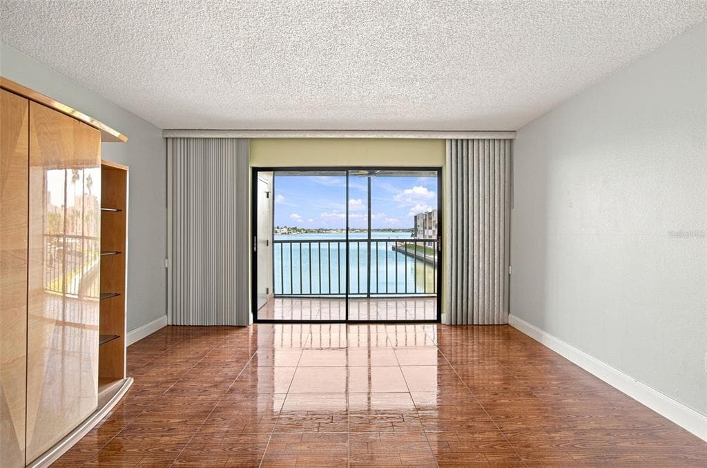 7700 SUN ISLAND DRIVE S 202 photo 19