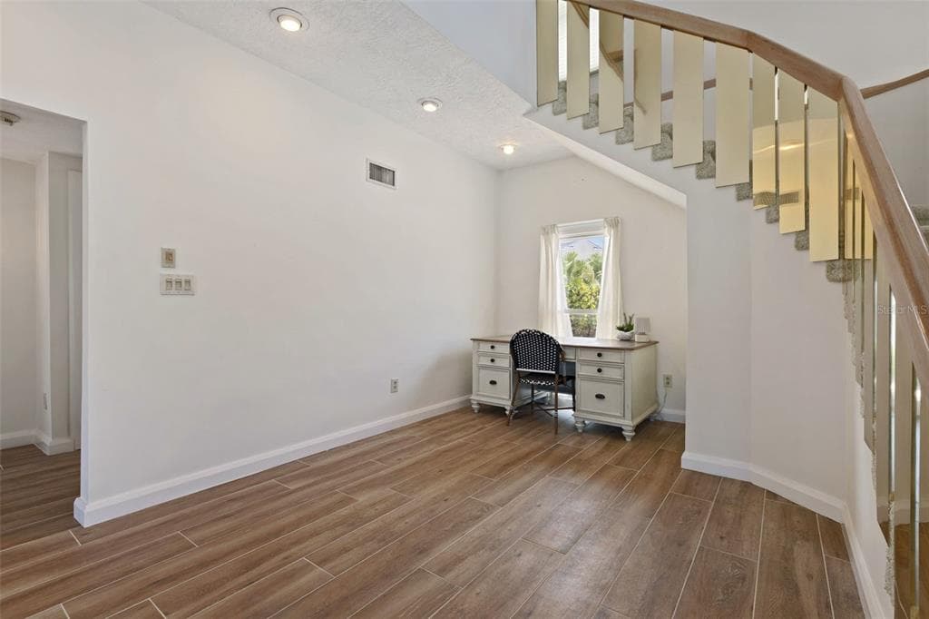 290 BAYSIDE DRIVE photo 16