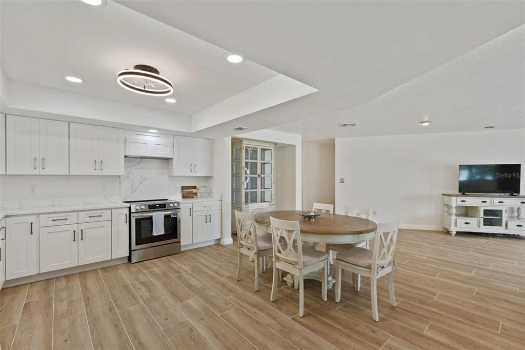 290 BAYSIDE DRIVE photo 12