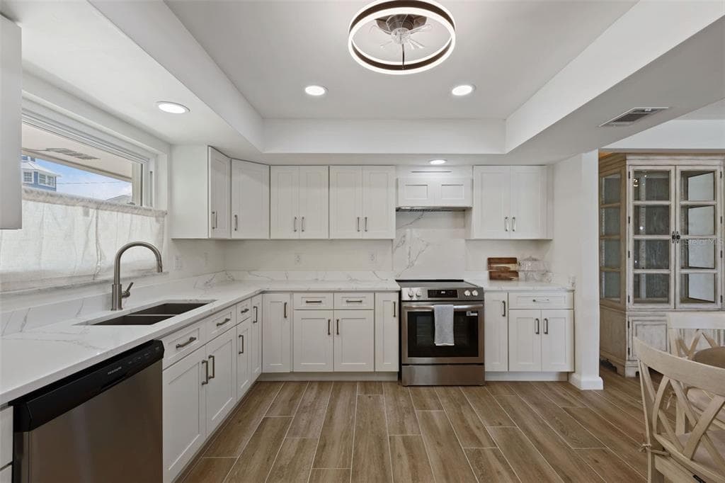 290 BAYSIDE DRIVE photo 22