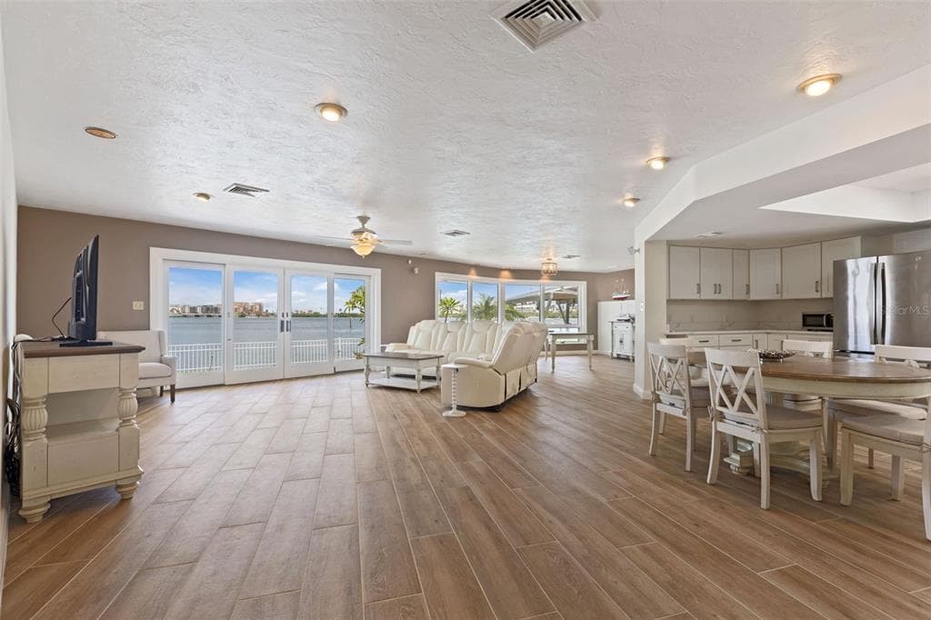 290 BAYSIDE DRIVE photo 24