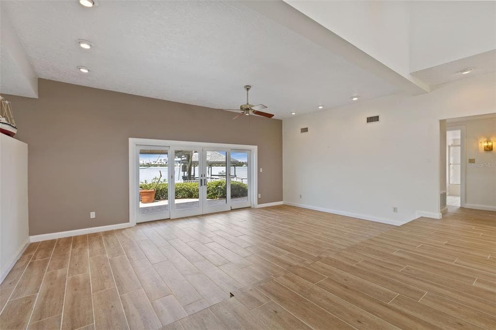 290 BAYSIDE DRIVE photo 15
