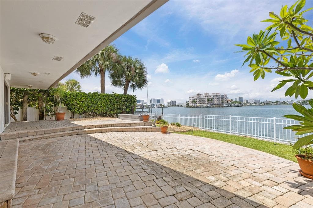 290 BAYSIDE DRIVE photo 8