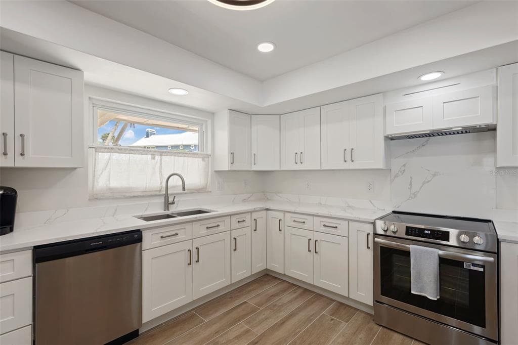 290 BAYSIDE DRIVE photo 21