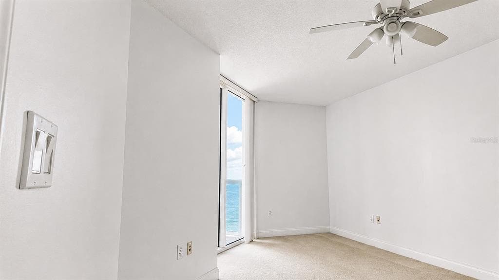 241 RIVERSIDE DRIVE 2006 photo 9