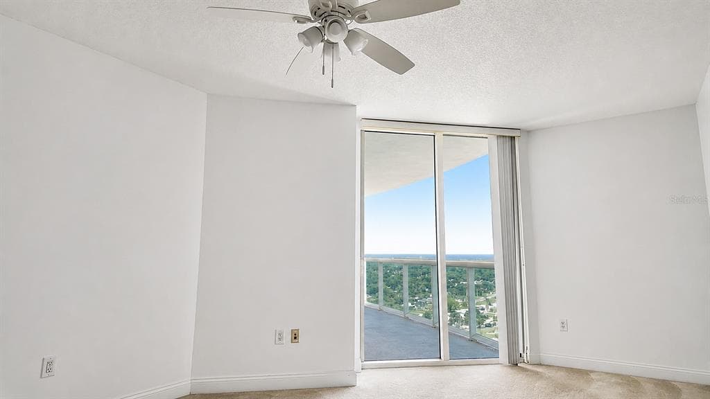 241 RIVERSIDE DRIVE 2006 photo 10