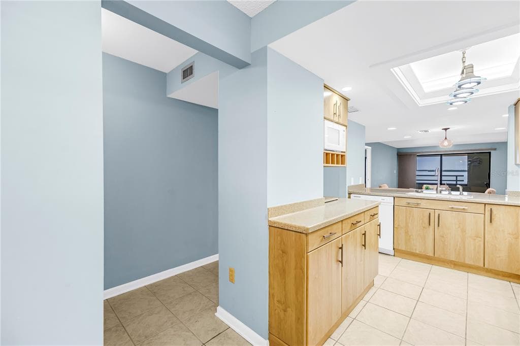 103 1ST STREET E 306 photo 12