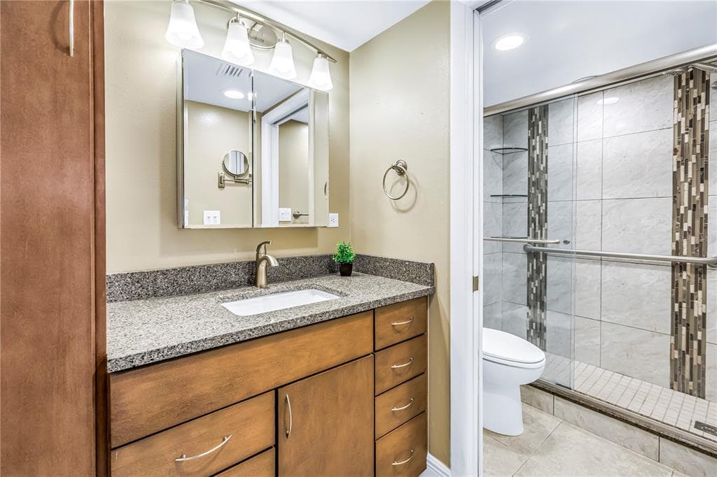 103 1ST STREET E 306 photo 22