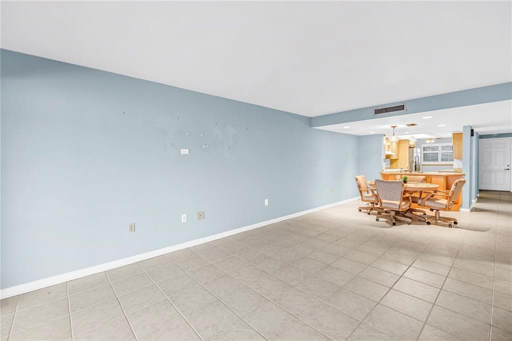 103 1ST STREET E 306 photo 19