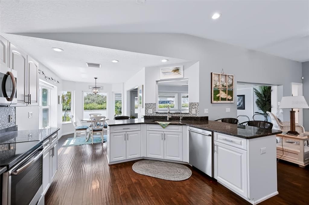 534 CANAL WAY photo 23