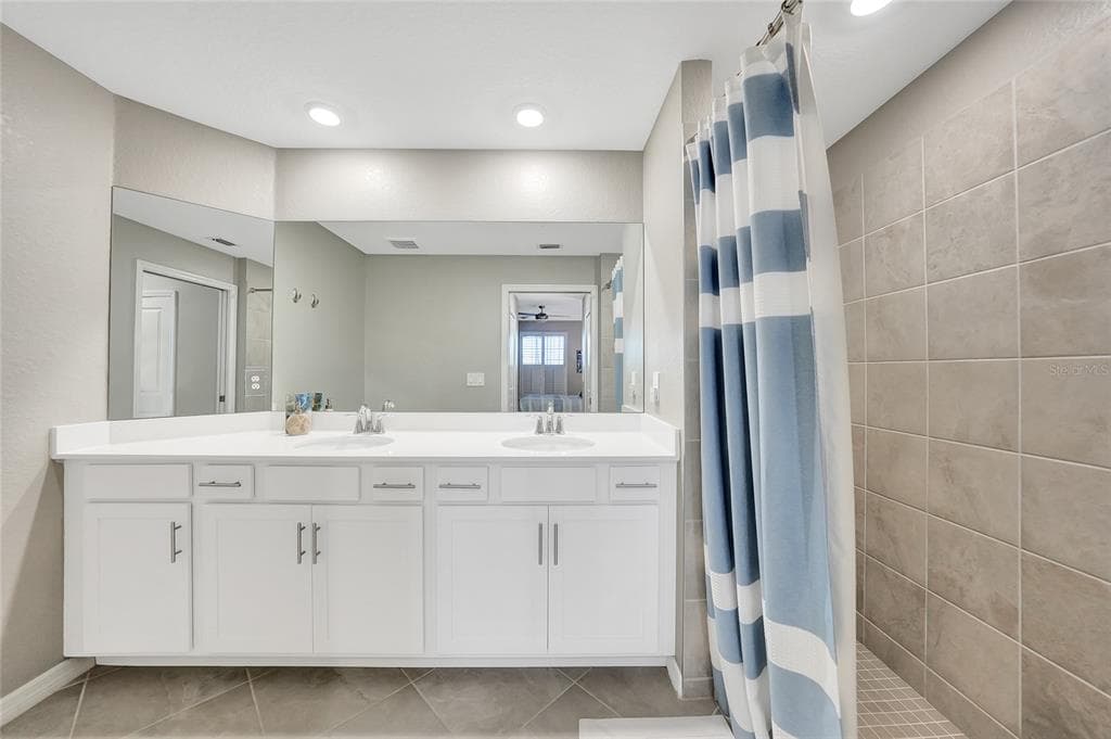 14271 HERITAGE LANDING BOULEVARD 1516 photo 20