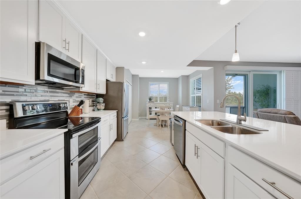14271 HERITAGE LANDING BOULEVARD 1516 photo 10