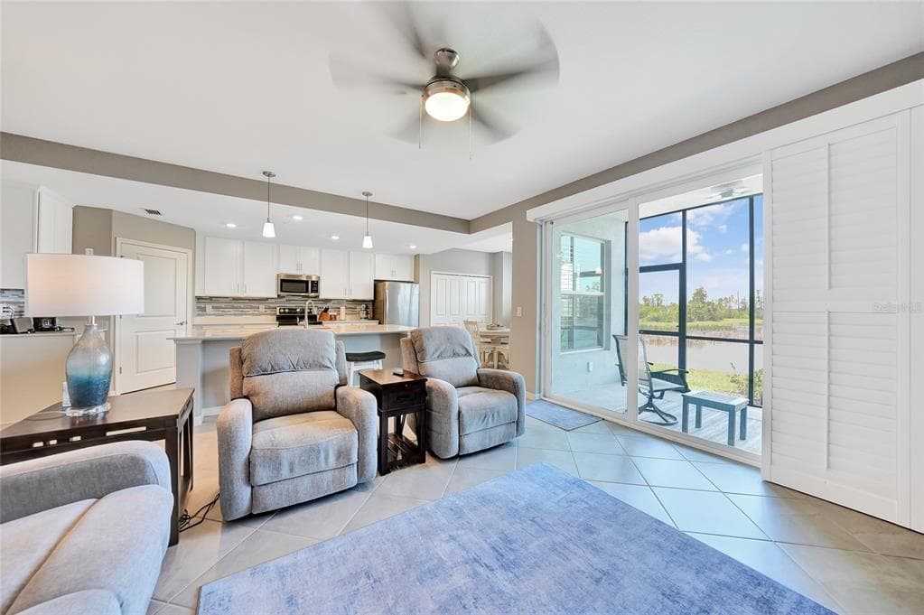 14271 HERITAGE LANDING BOULEVARD 1516 photo 4