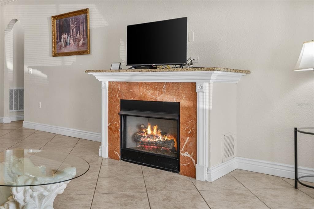 2724 VIA MURANO 615 photo 16