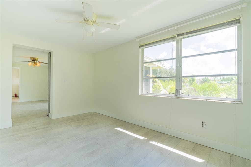 605 BARNES PARKWAY photo 23