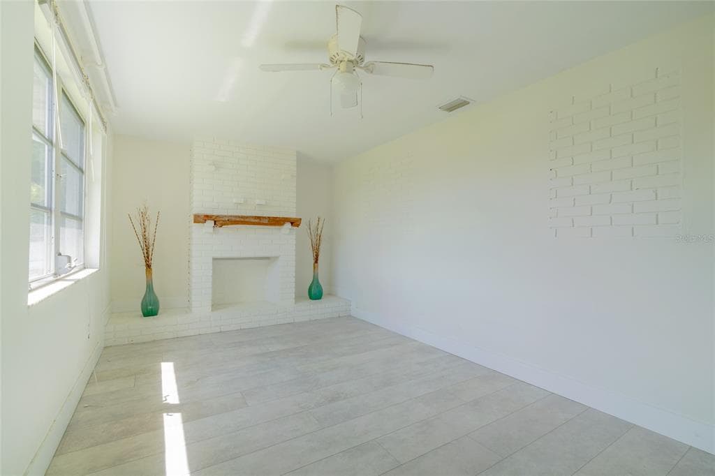 605 BARNES PARKWAY photo 22