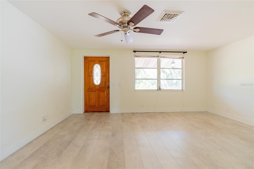 605 BARNES PARKWAY photo 9