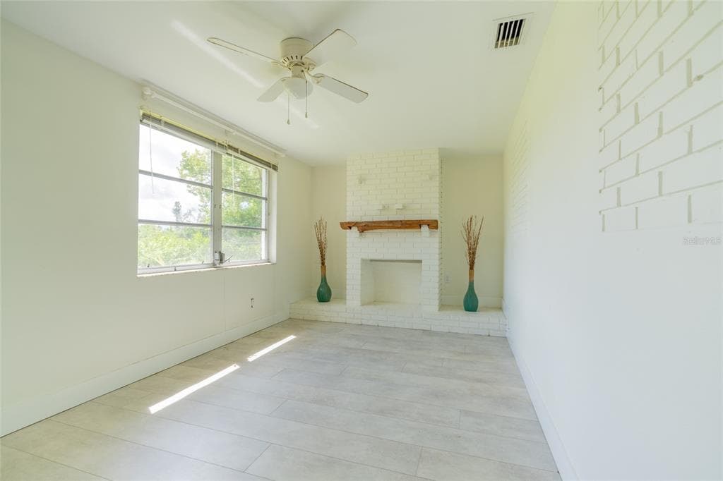 605 BARNES PARKWAY photo 24