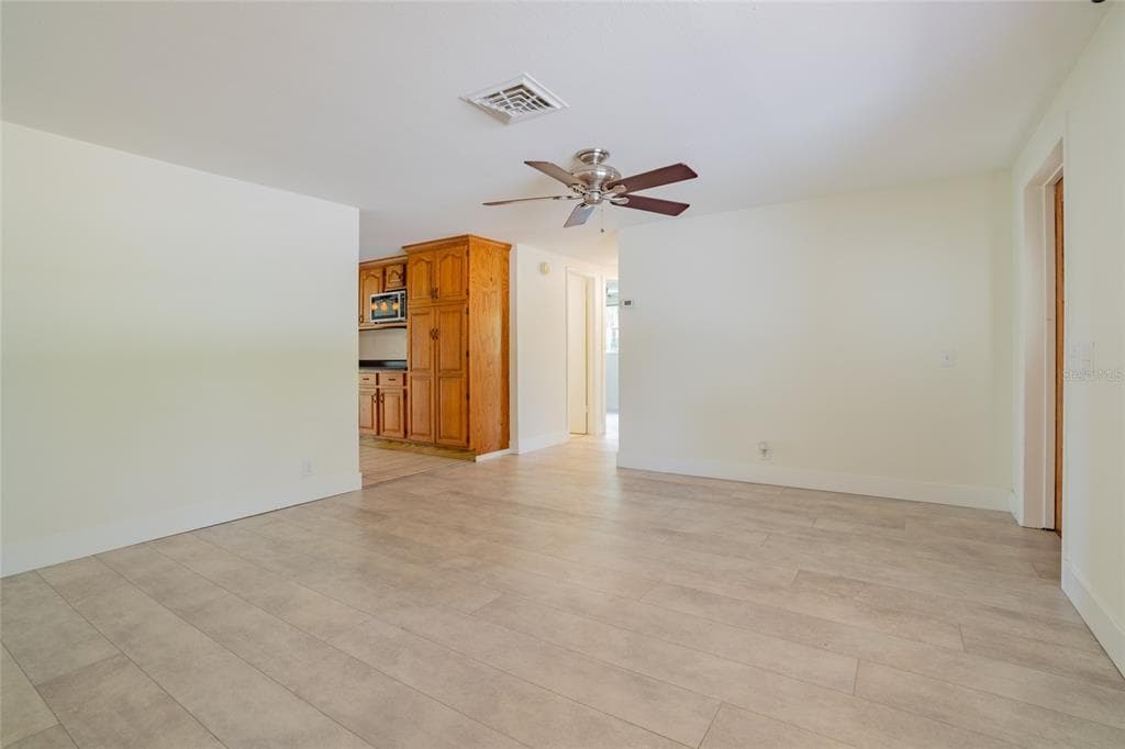 605 BARNES PARKWAY photo 11