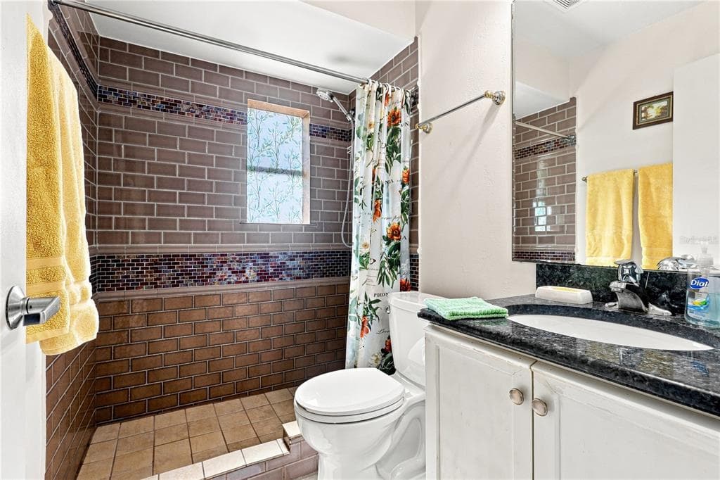 468 HARLAND STREET photo 23