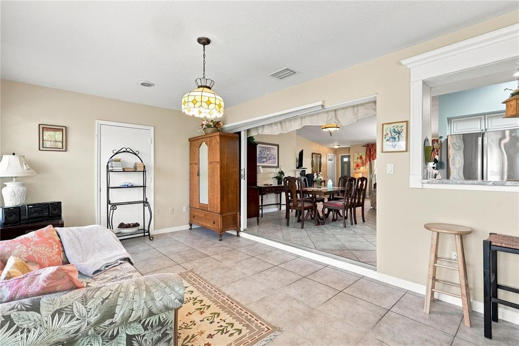 468 HARLAND STREET photo 10