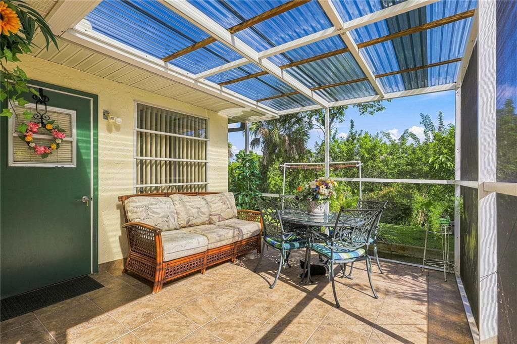 468 HARLAND STREET photo 15