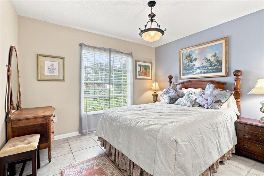 468 HARLAND STREET photo 11