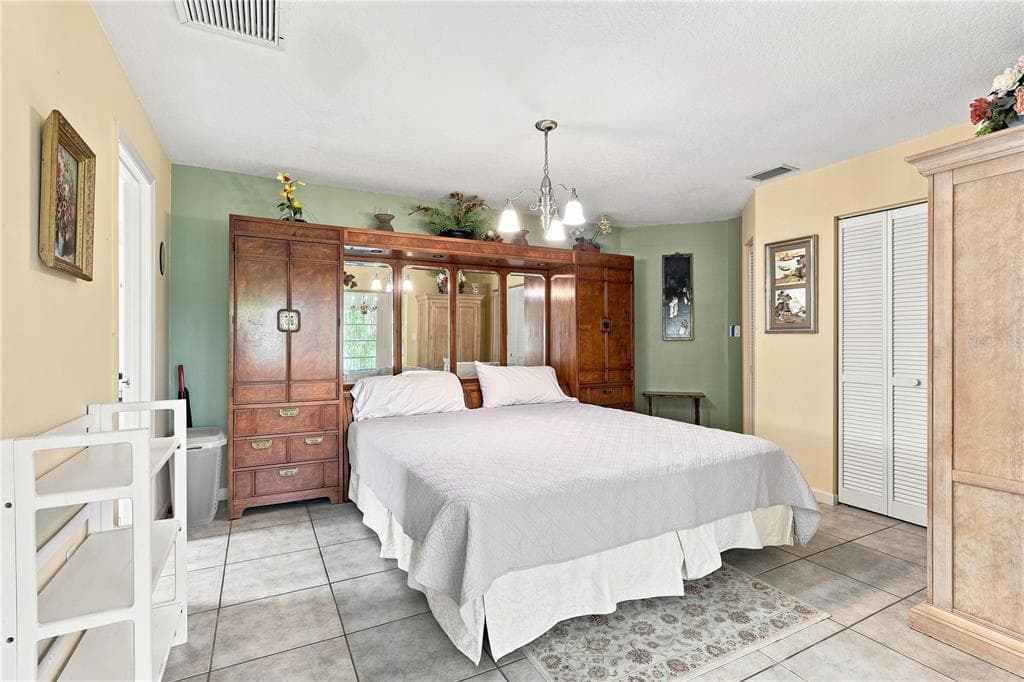 468 HARLAND STREET photo 19
