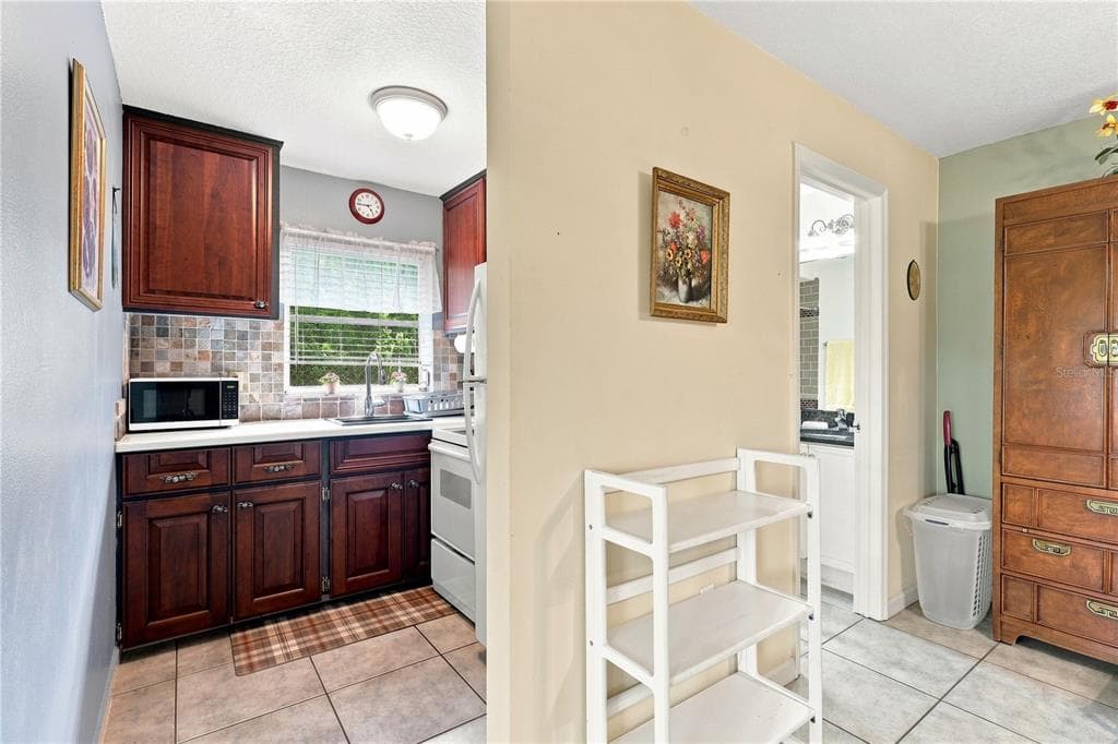 468 HARLAND STREET photo 21