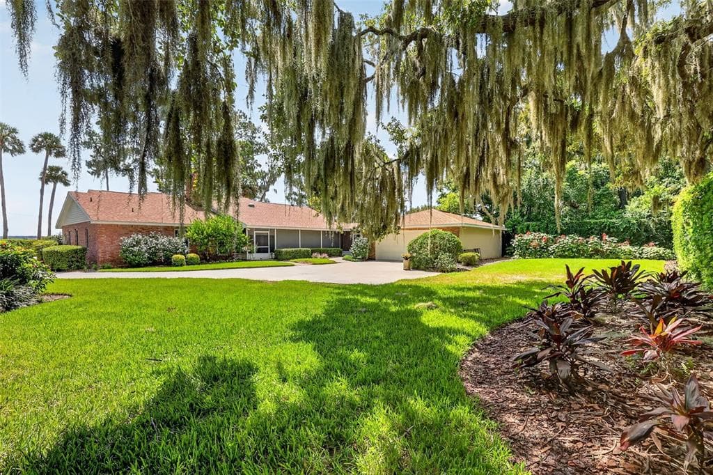 3081 LAKESHORE DRIVE photo 6