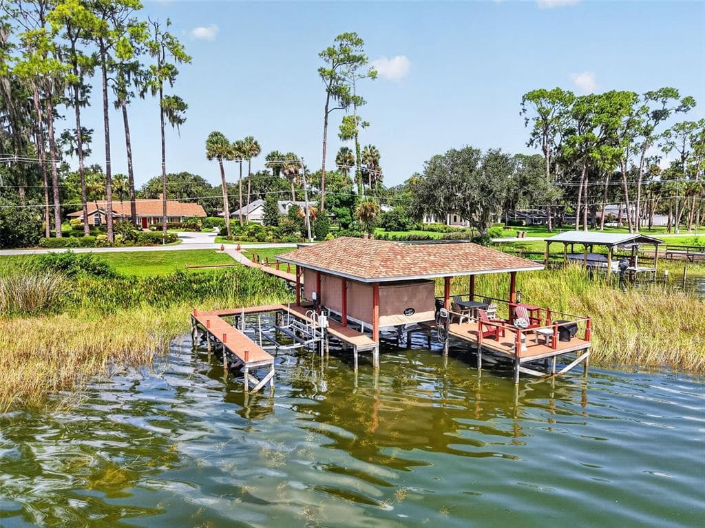 3081 LAKESHORE DRIVE 3