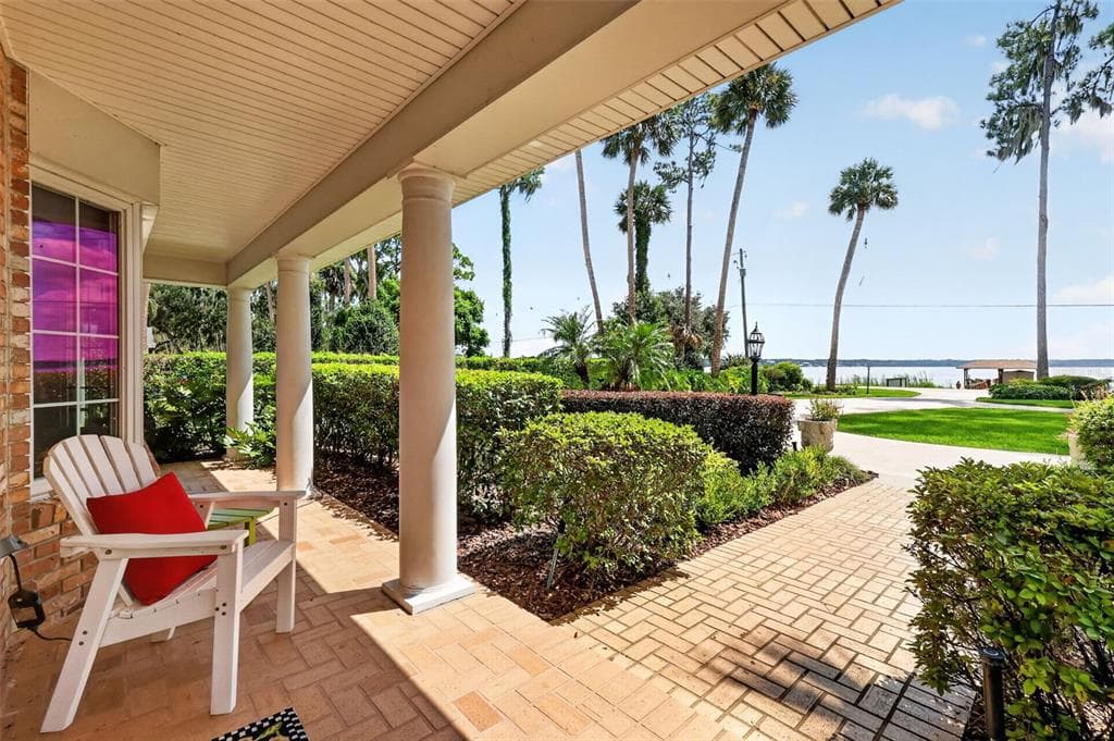 3081 LAKESHORE DRIVE photo 9