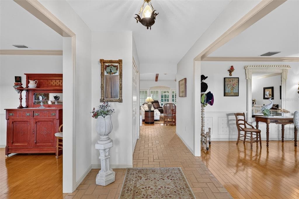3081 LAKESHORE DRIVE photo 10