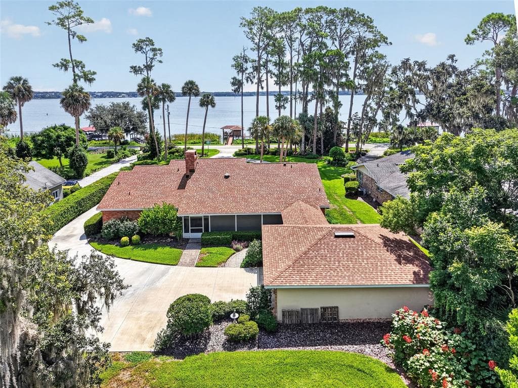 3081 LAKESHORE DRIVE 4