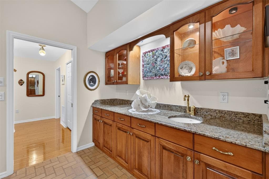 3081 LAKESHORE DRIVE photo 21