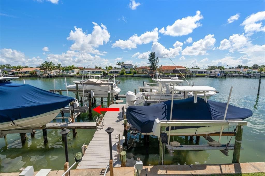 301 ISLAND WAY E photo 2