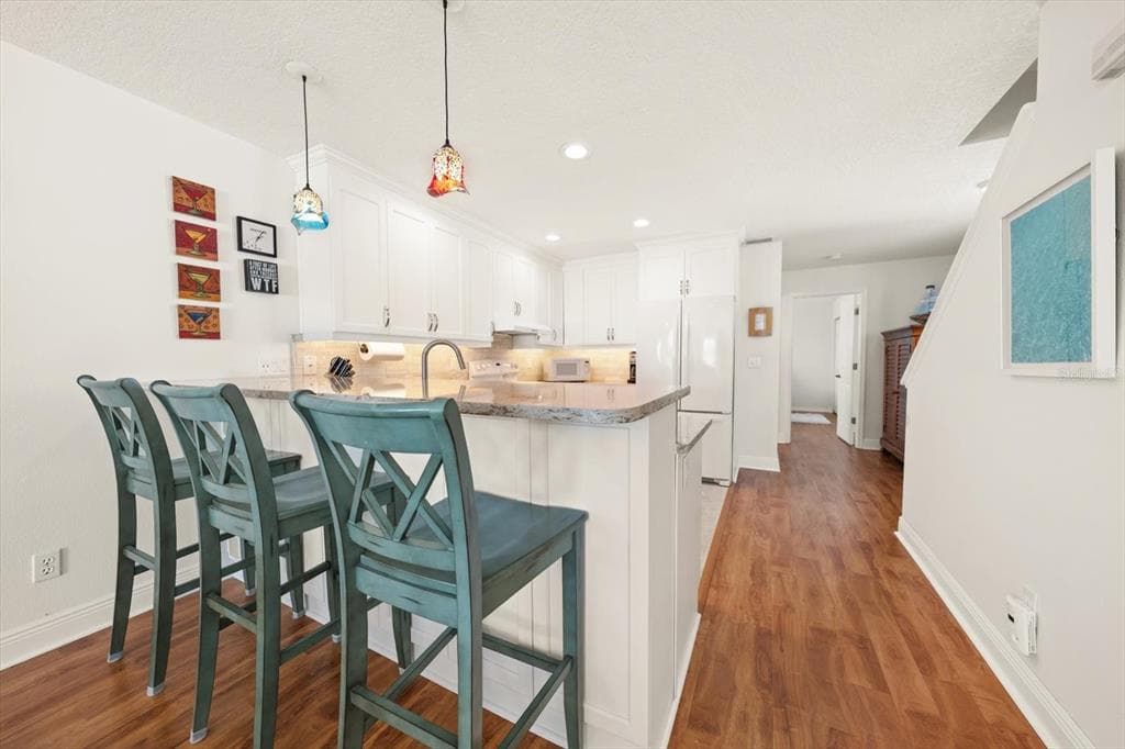 301 ISLAND WAY E photo 16