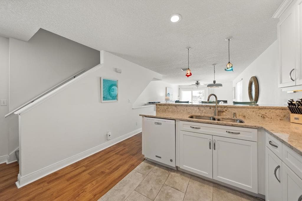 301 ISLAND WAY E photo 20
