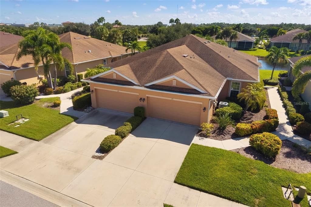 292 CAPULET DRIVE photo 2