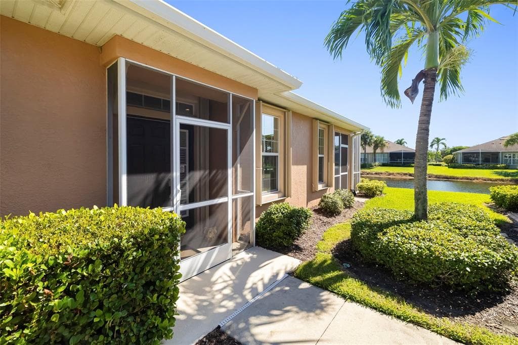 292 CAPULET DRIVE photo 7