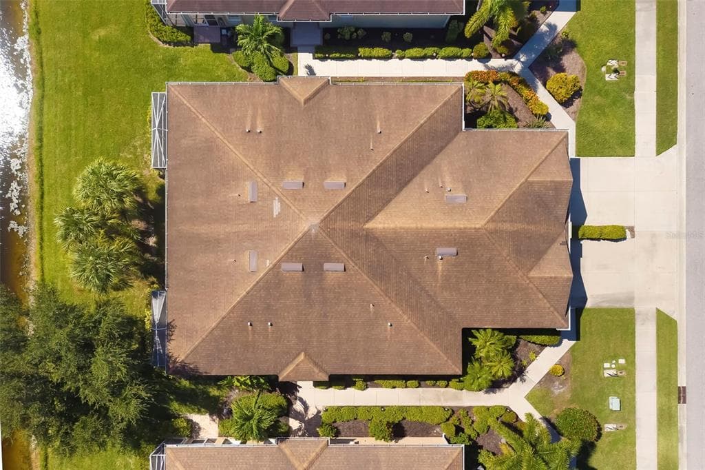 292 CAPULET DRIVE photo 10
