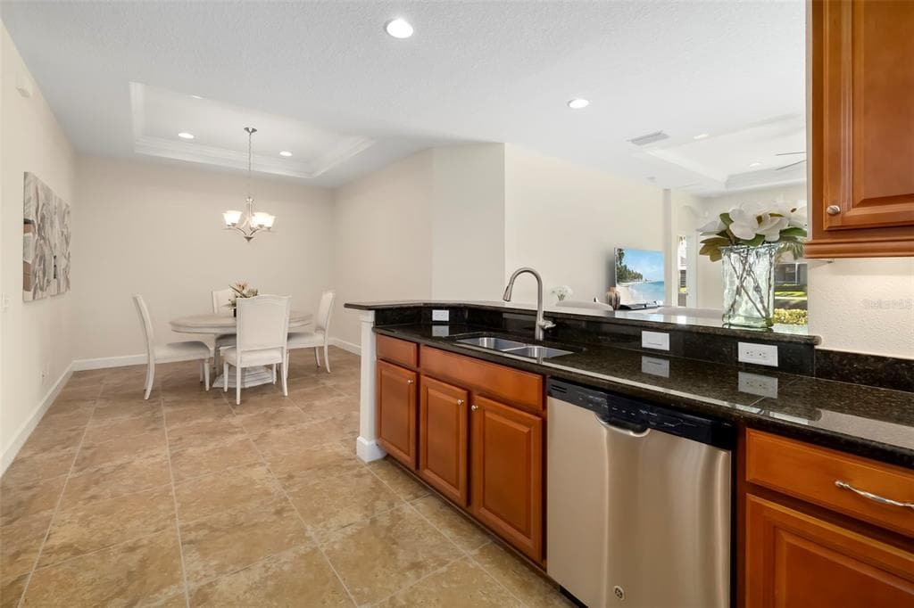 292 CAPULET DRIVE photo 25