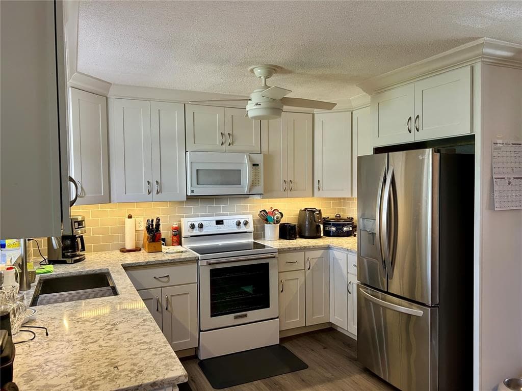1638 PARADISE LANE photo 25