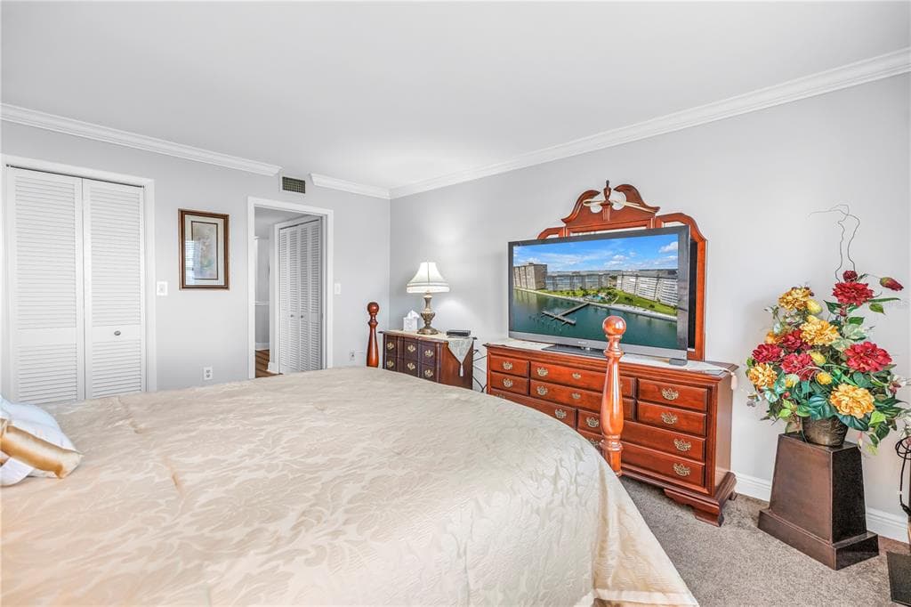 5130 BRITTANY DRIVE S 308 photo 17
