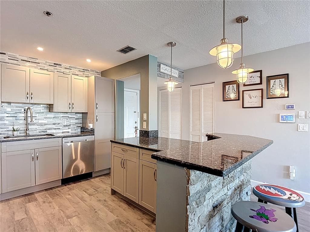 5722 BISCAYNE COURT 304 photo 23